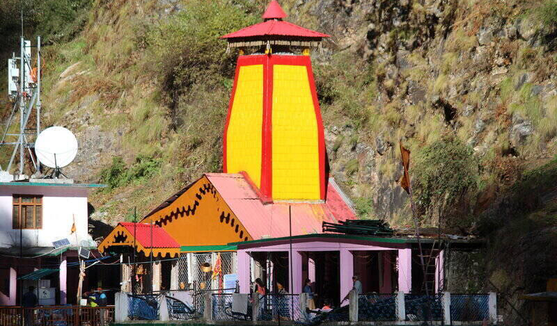 Dehradun to Yamunotri Taxi Service